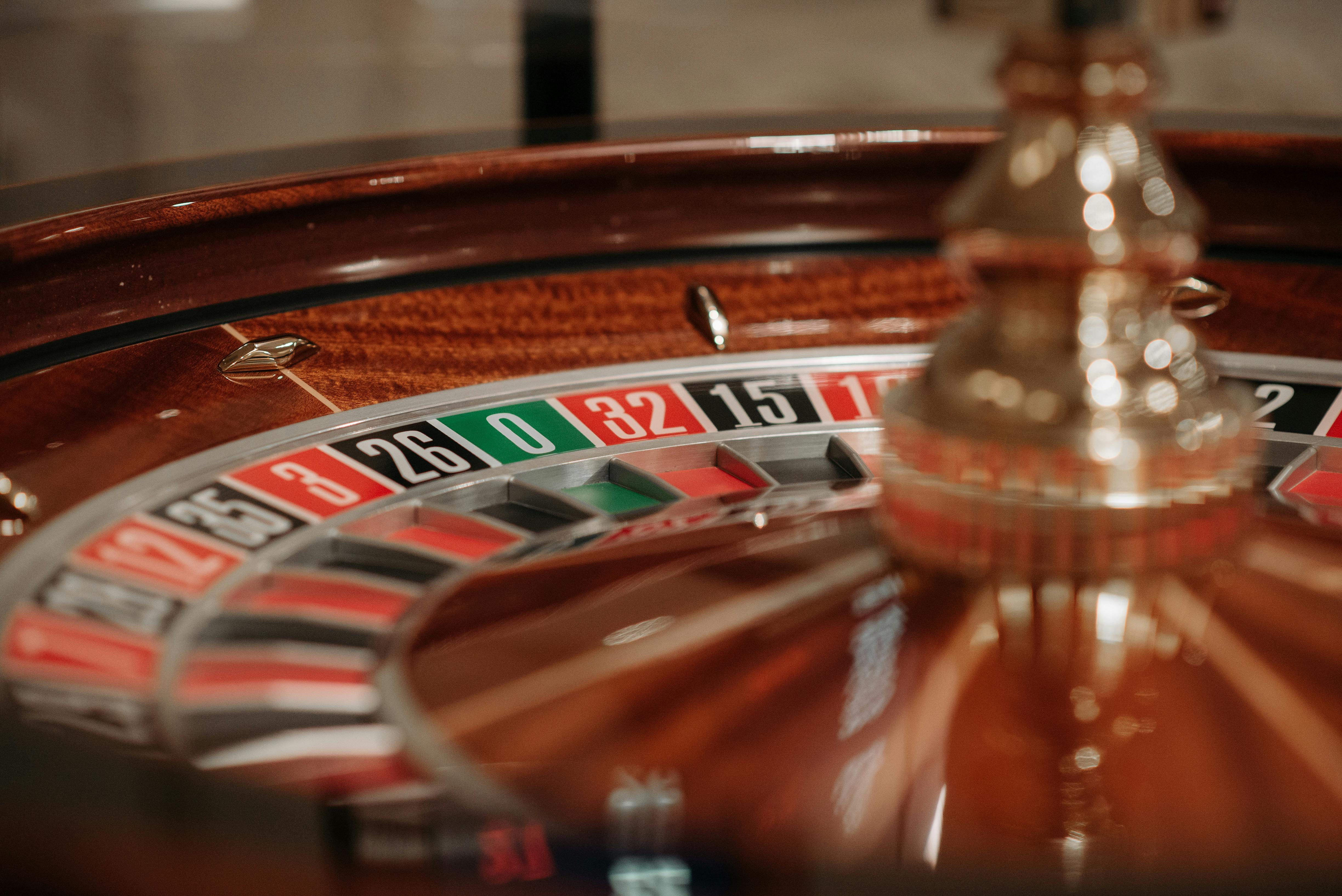 Banner promocional do 5ubet mostrando uma colagem de jogos de cassino e esportes